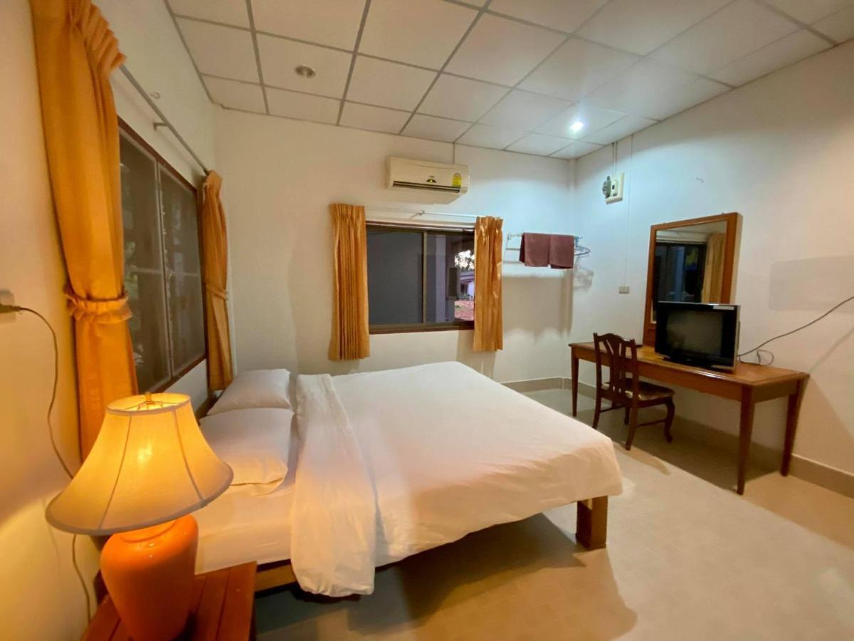 Coconut Bungalow Nai Yang Bagian luar foto