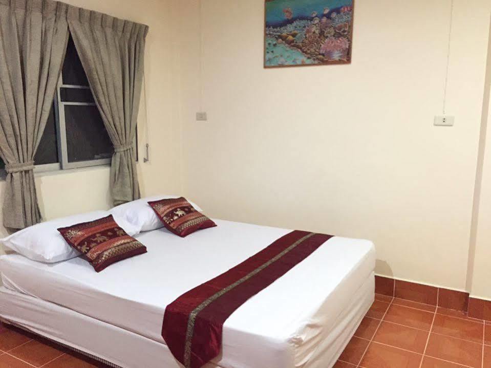 Coconut Bungalow Nai Yang Bagian luar foto