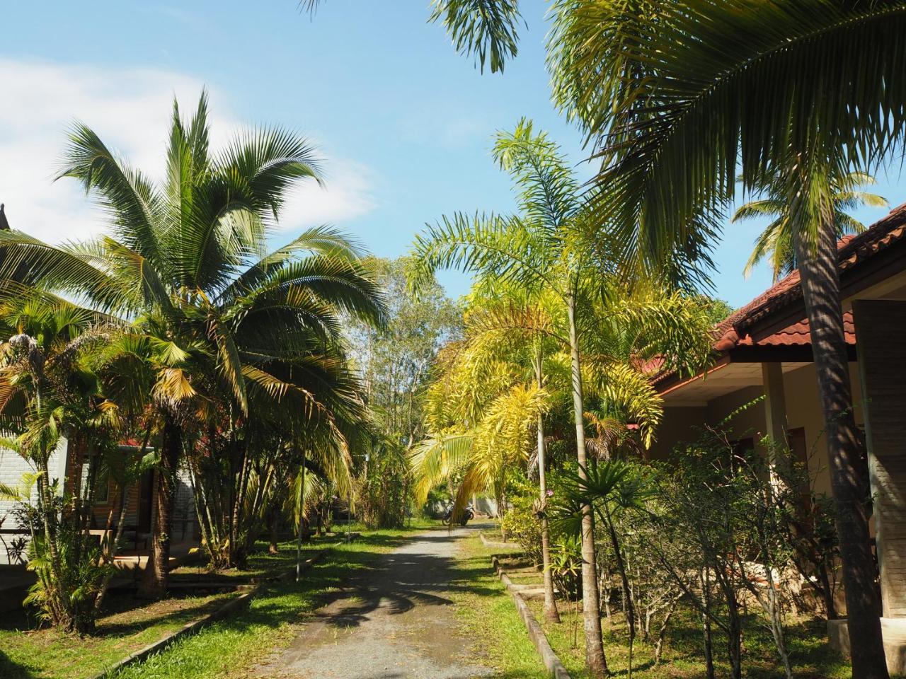 Coconut Bungalow Nai Yang Bagian luar foto