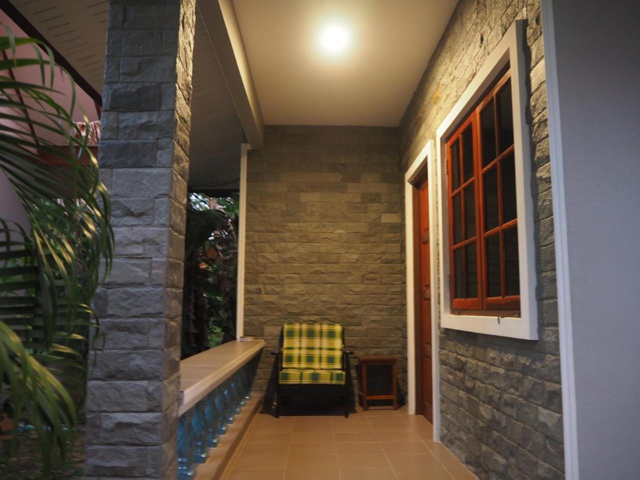 Coconut Bungalow Nai Yang Bagian luar foto